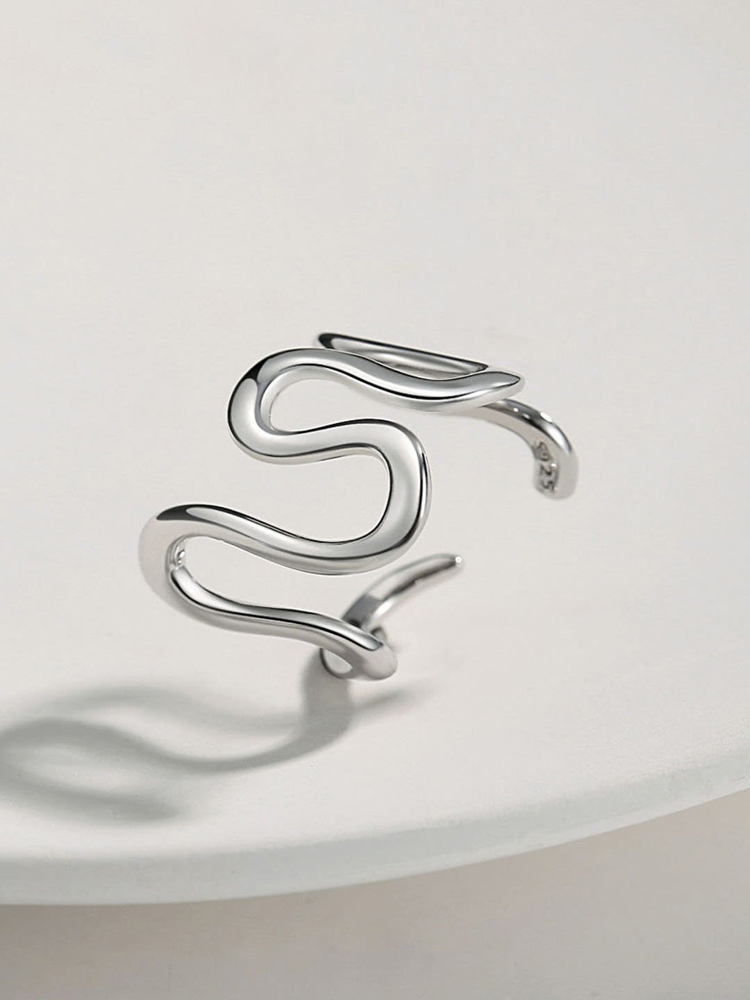 Streamlined Silver Flow Ring Amore Forma