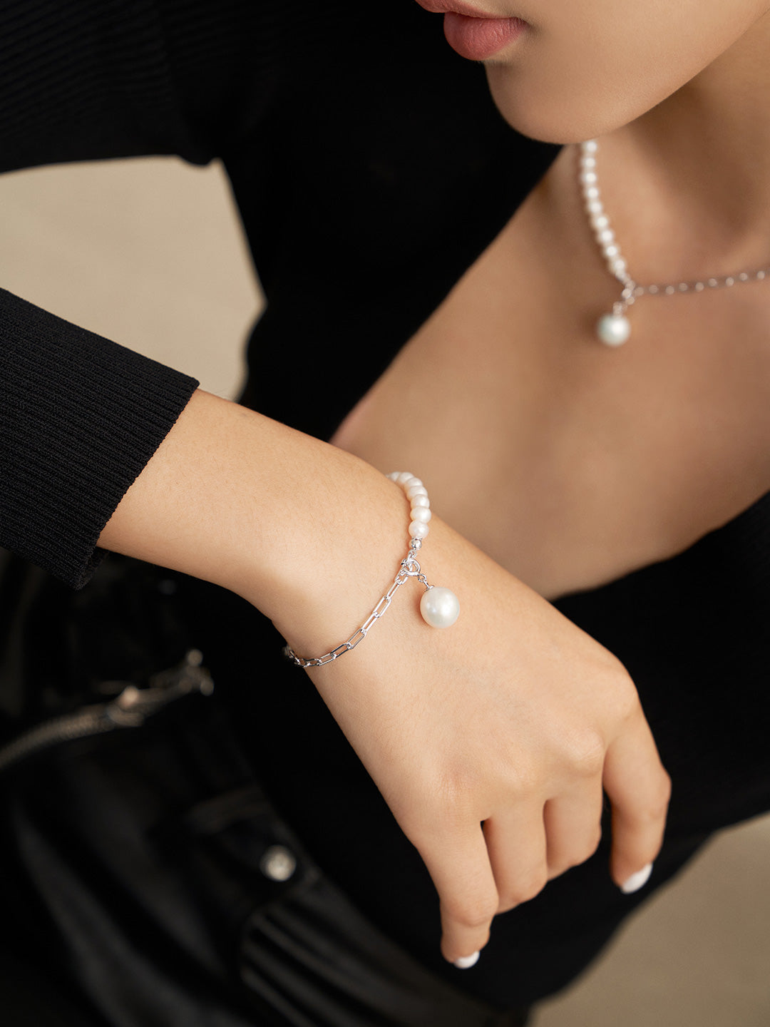 Simple Pearl Bracelet