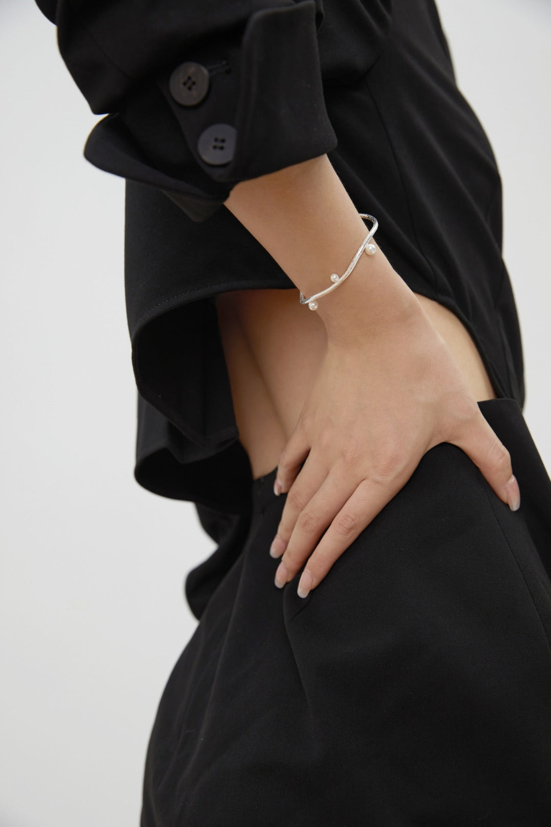 Simple Elegance Pearl Bangle