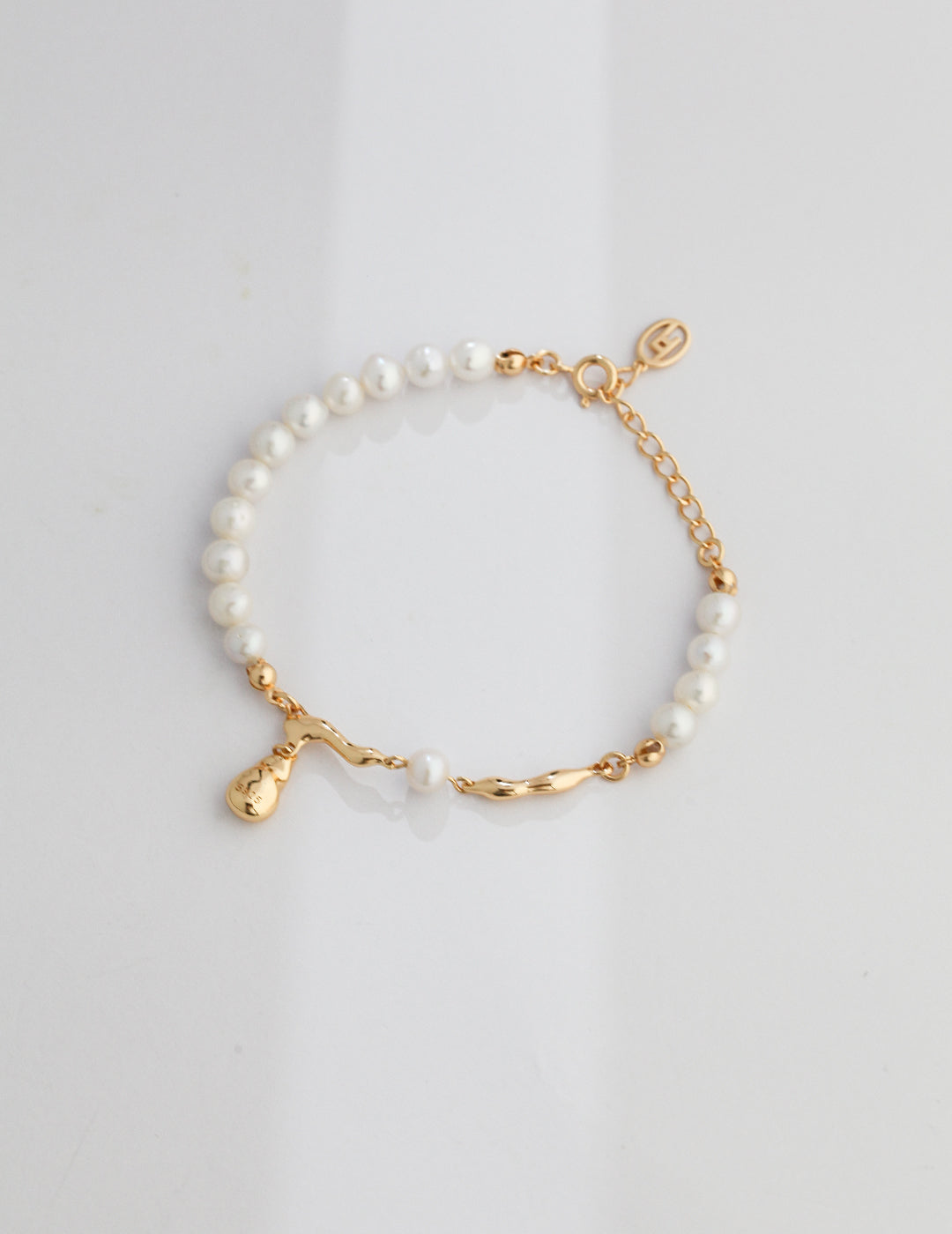 Pearl Flow Bracelet