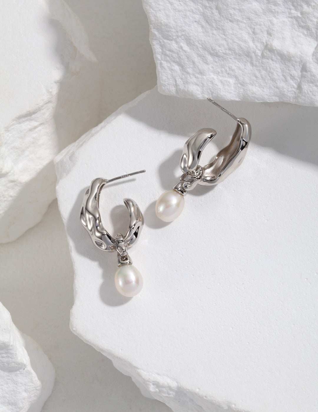 Pearl Essence Hoop Earrings Amore Forma